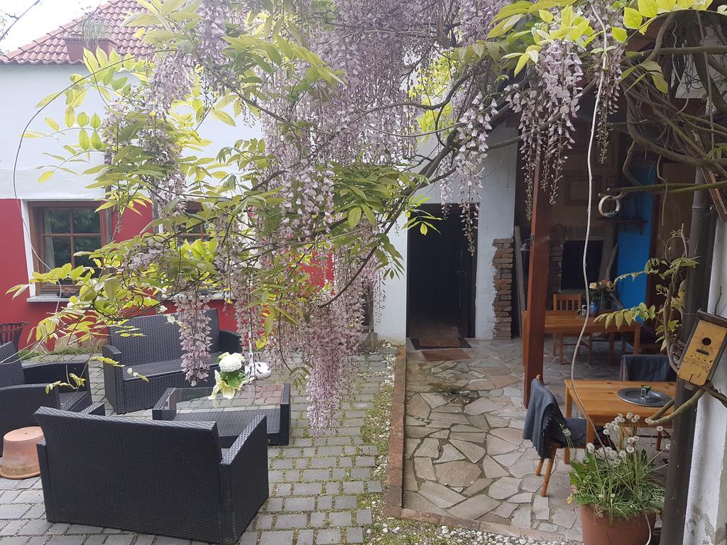 Gaestehaus Kleine Muehle เครมส์ อัน แดร์โดเนา ภายนอก รูปภาพ